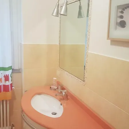 Girasole - Beachfront With Private Garden & Direct Access ליירנה
