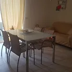 Girasole - Beachfront With Private Garden & Direct Access Lägenhet *